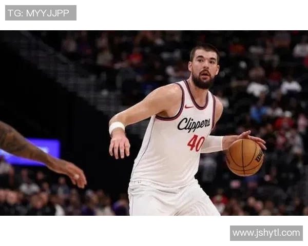 尴尬！祖巴茨复出替补仅得4分，快船惨败31分